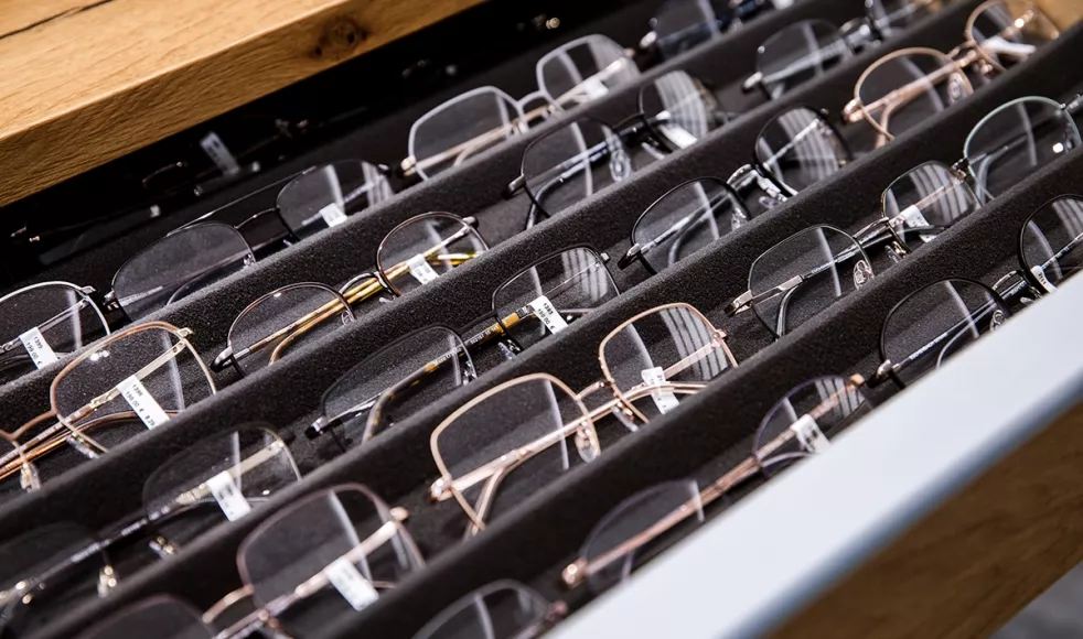 Brillen im Fachgeschäft von sassenrath